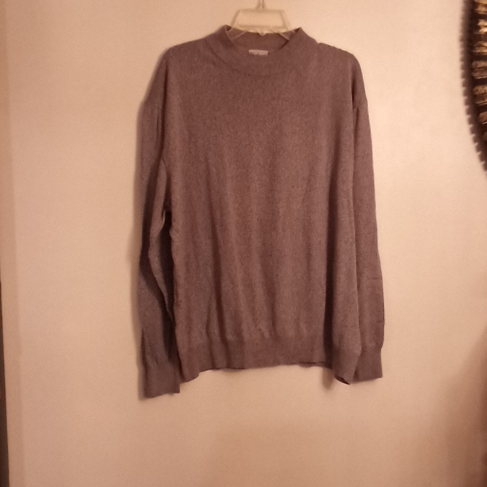 Gray sweater
